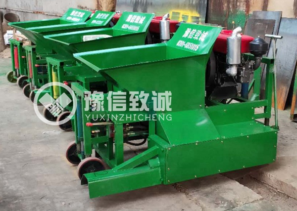 Curb extruder