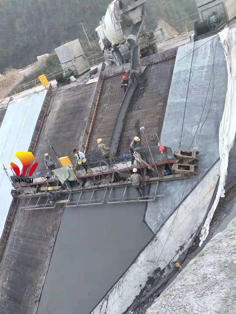 Concrete faced rockfill dam paver