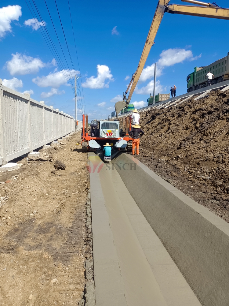 Adjustable Canal Paver-Crawler type