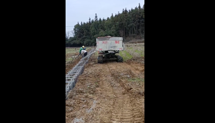 concrete mixer working video